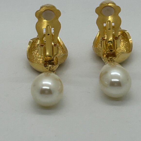 Vintage Faux Pearl Teardrop Earrings Marvella Gold-Tone Clip-On Elegant Bridal - Picture 6 of 12